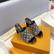 Louis Vuitton Slippers